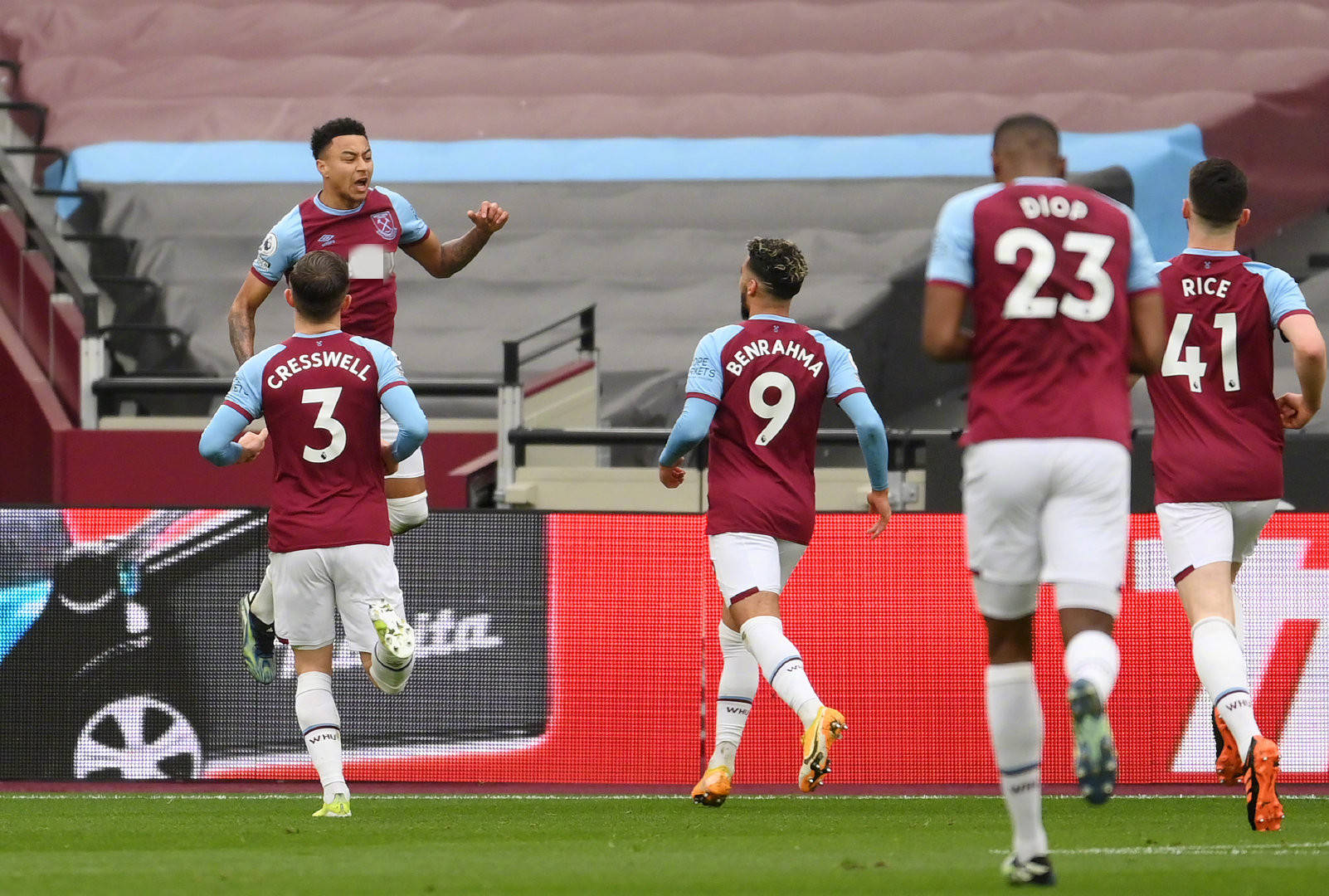 球場上的戰 球場上的戰